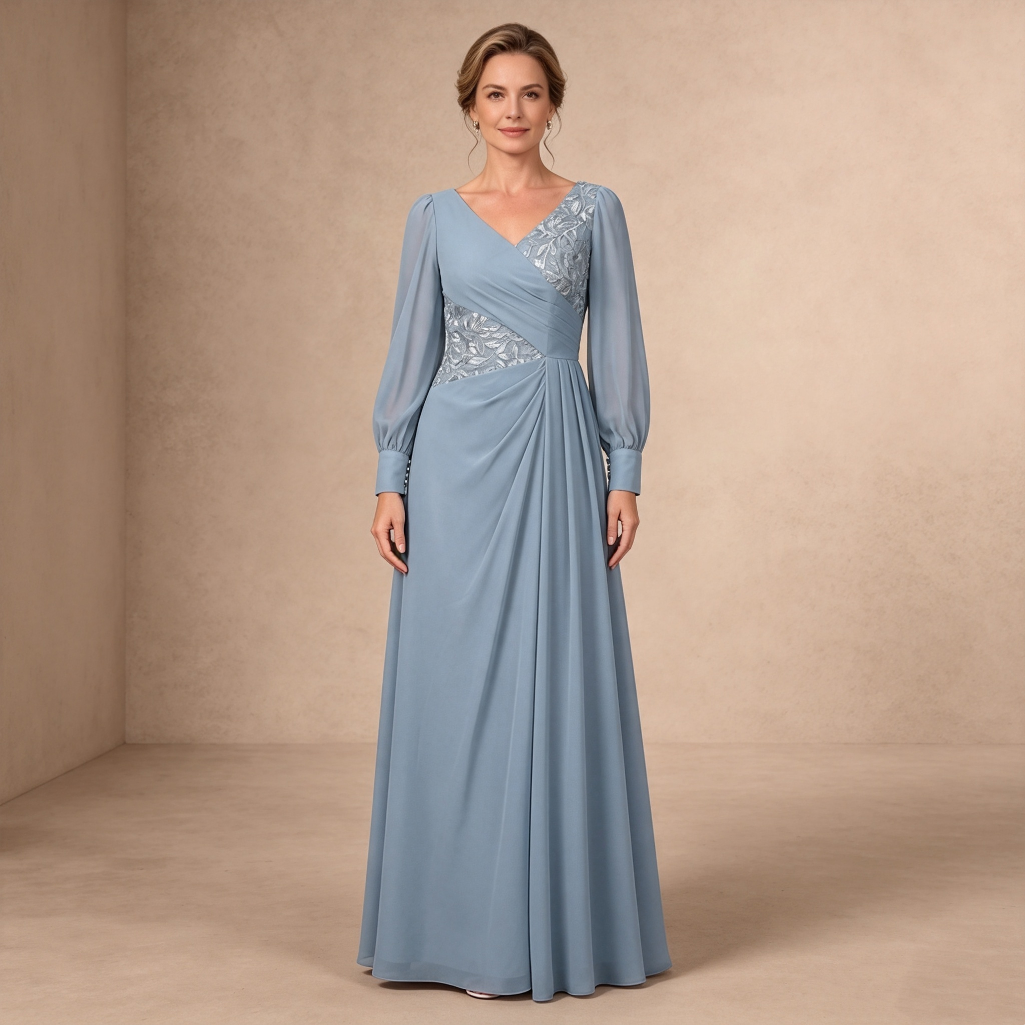 Staubblauer Chiffon Maxikleid mit floraler Spitze, V-Ausschnitt und geraffter Taille für festliche Abendanlässe