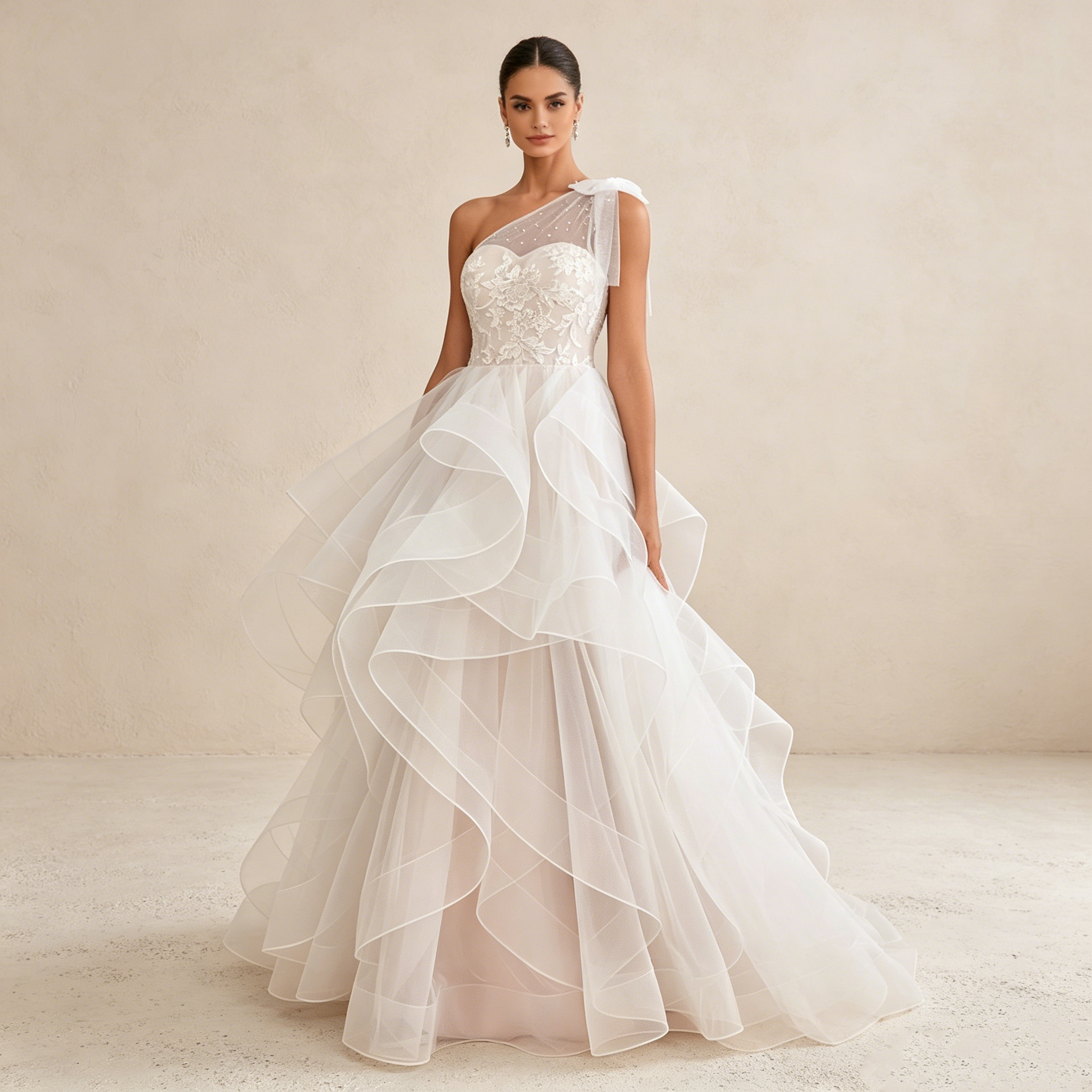 Asymmetrisches One-Shoulder Abendkleid mit Volant-Rock und Spitze | Maßanfertigung
