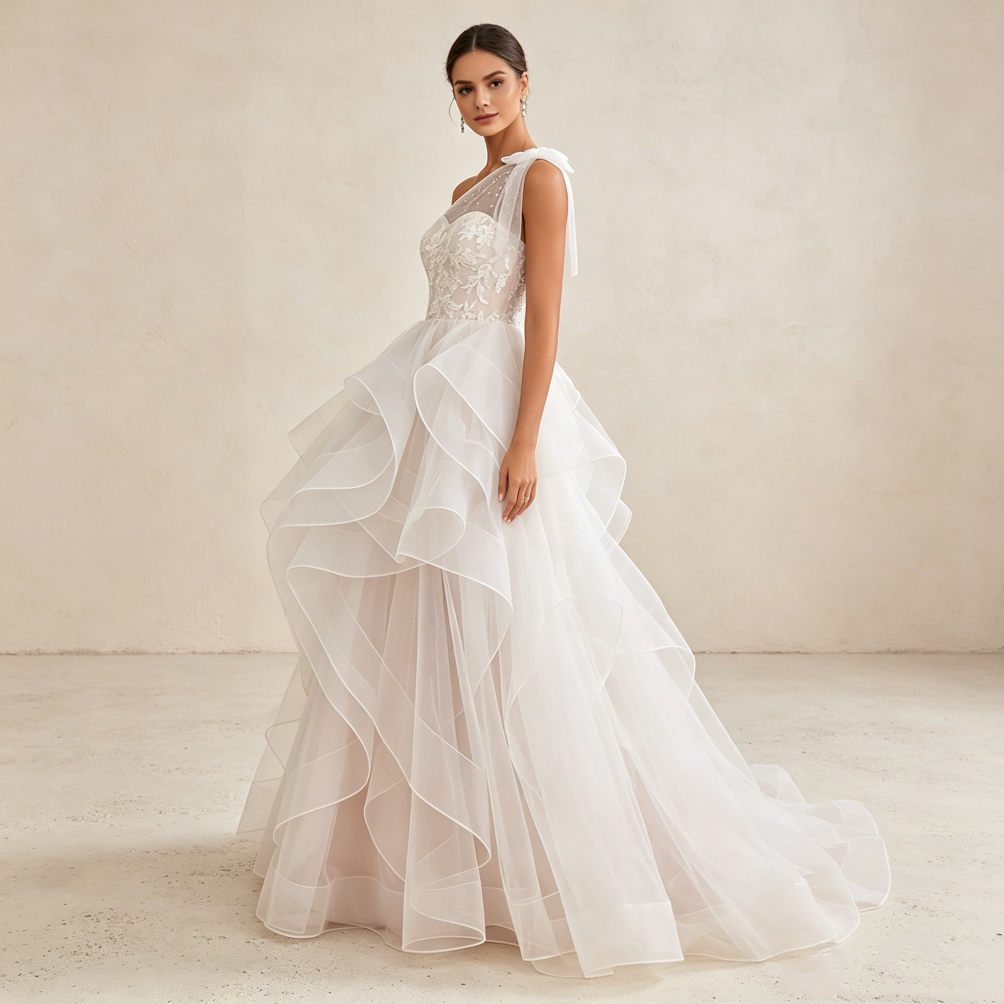 Asymmetrisches One-Shoulder Abendkleid mit Volant-Rock und Spitze | Maßanfertigung