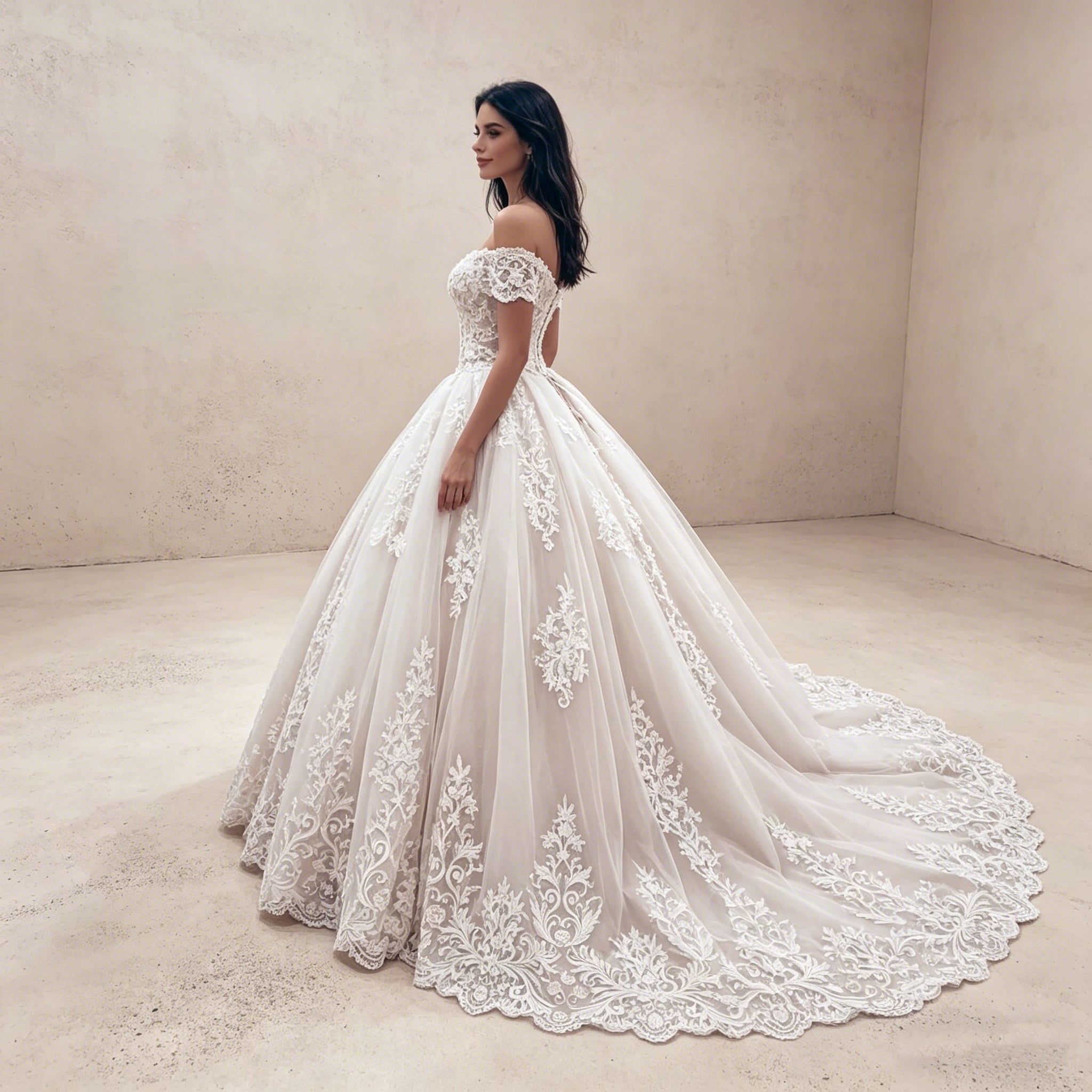 Luxuriöses Off-Shoulder Abendkleid mit Barock-Bestickung – Bodenlanges Ballkleid mit Illusions-Spitze und voluminösem Rock