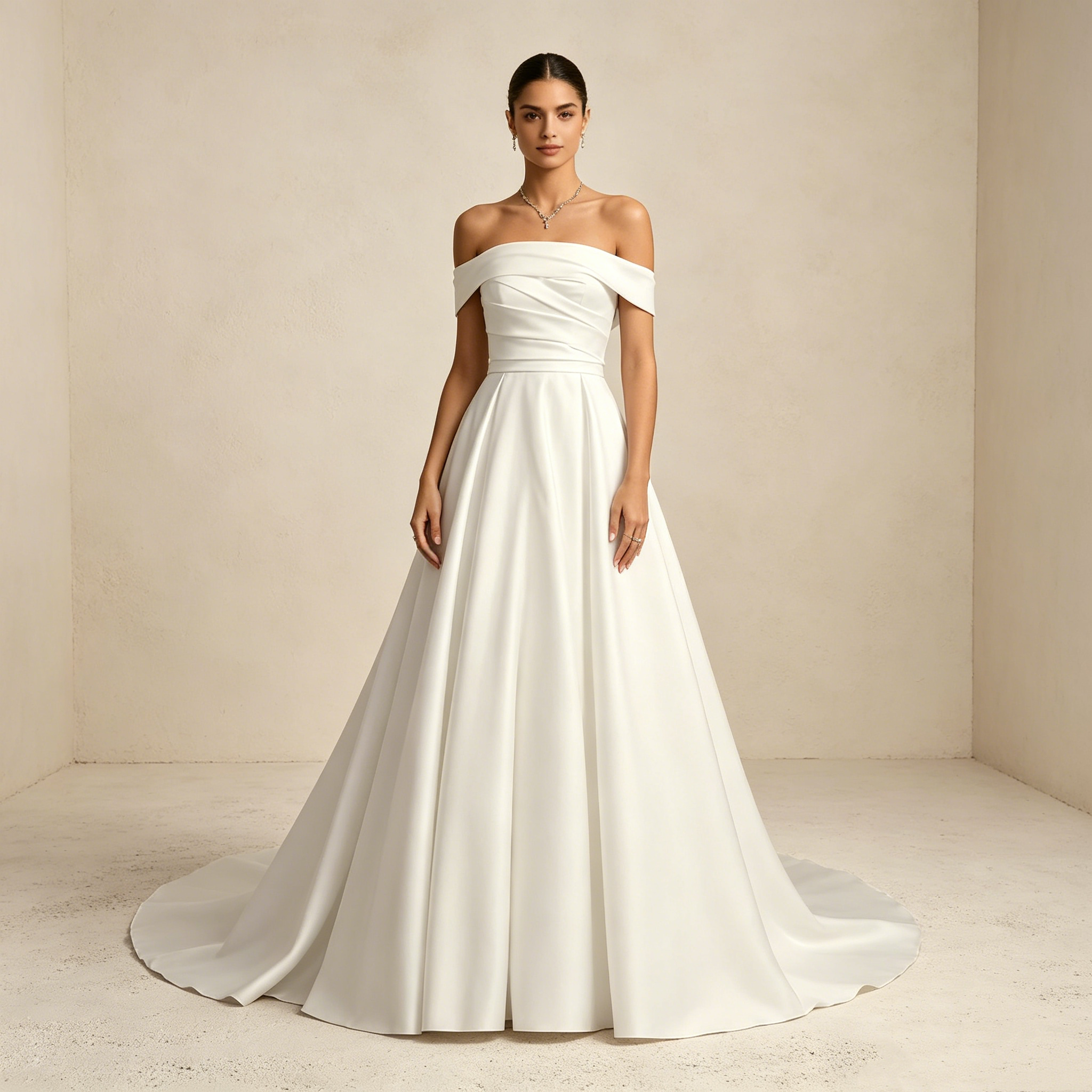 Elegantes trägerloses Abendkleid aus Satin mit Schleppe