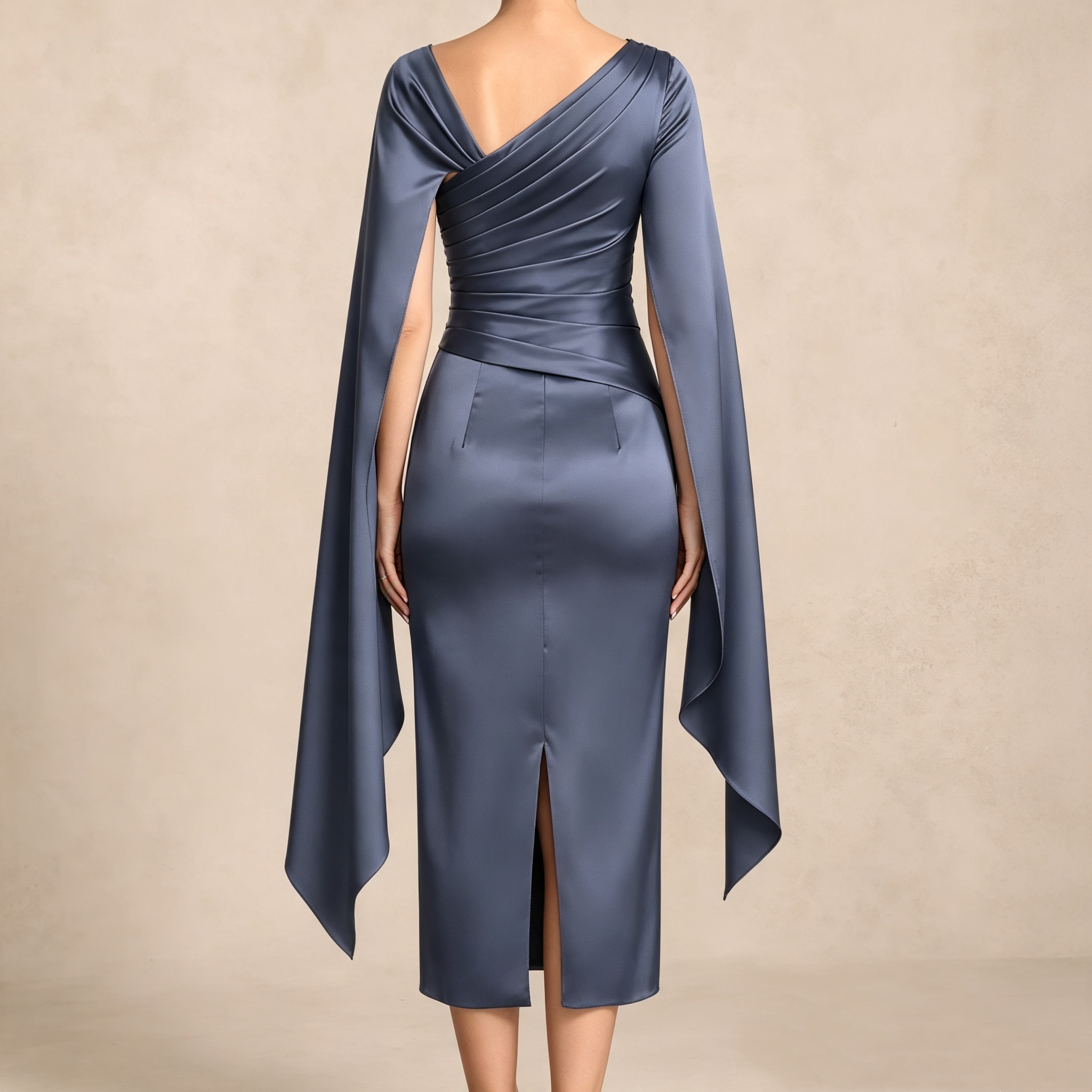 Figurbetontes Midikleid mit Cape-Ärmeln und asymmetrischem Schulterdesign