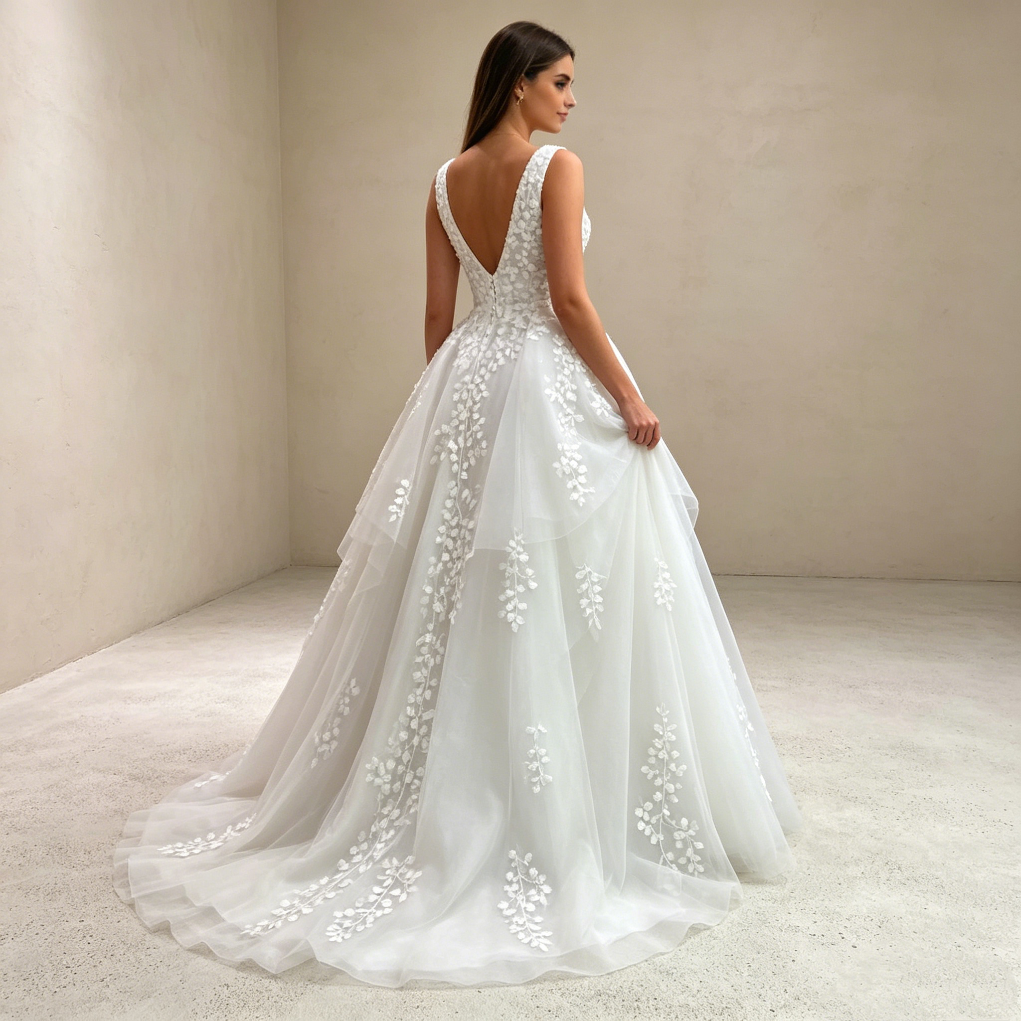 Fashion-Statement in Weiß: Voluminöse Prinzessinnen-Robe mit kunstvoller Spitze für den perfekten Auftritt