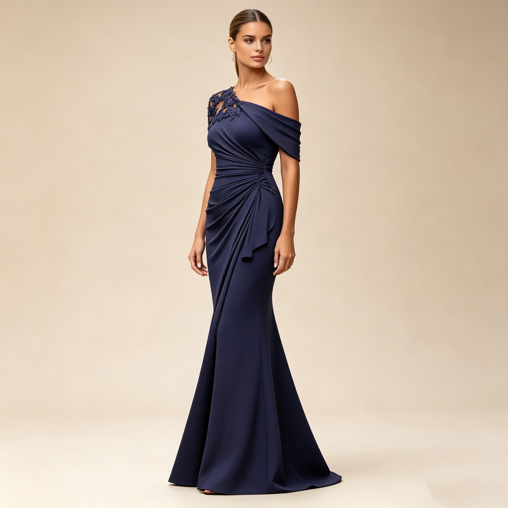 Abendkleid in Marineblau mit asymmetrischem Ausschnitt und Spitzen-Applikation