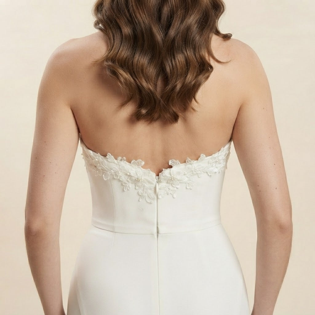 Elegantes trägerloses langes Kleid mit Spitzenverzierung und mermaid‑Schnitt für formelle Anlässe