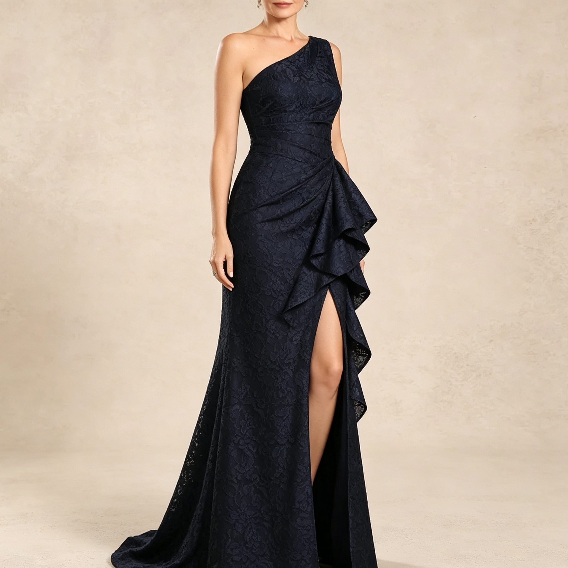 Ein-Schulter langes Spitzen-Festkleid mit asymmetrischer Volante und hohem Seitenschlitz, figurbetontes Maxikleid in Dunkelblau