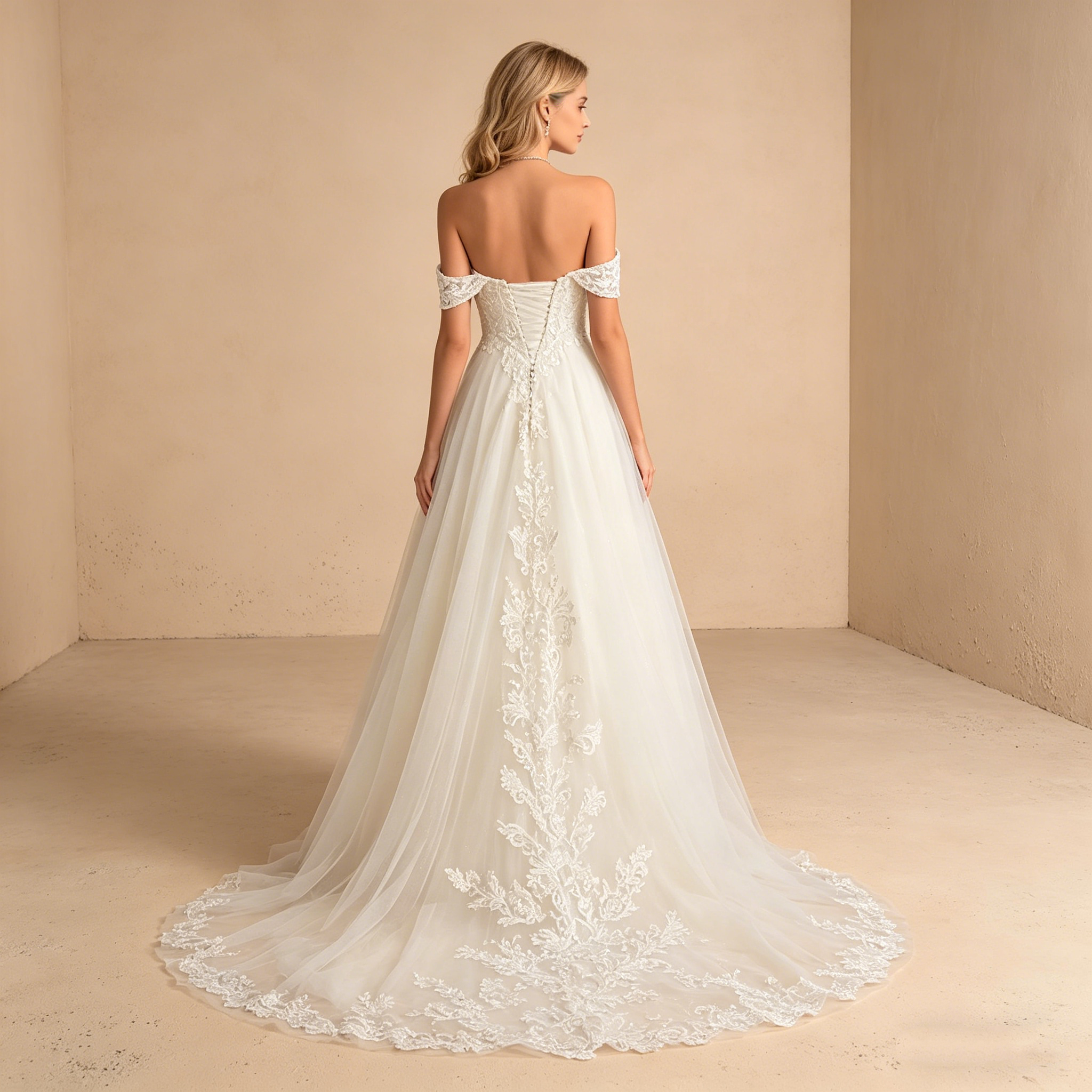 Exquisites Off-Shoulder Maxikleid in Elfenbein – Bodenlanges Abendkleid mit Filigraner Spitzenbestickung und Tüllrock