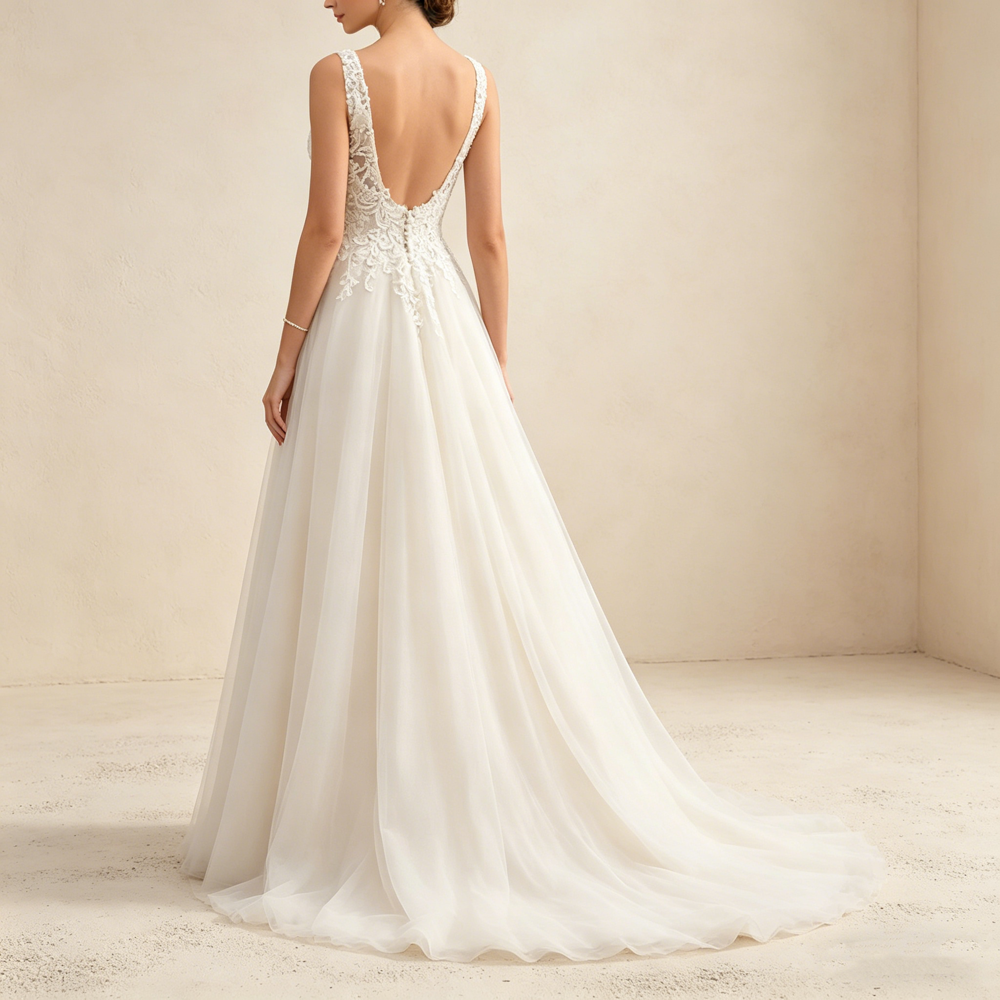 Exquisites Besticktes Maxikleid mit V-Ausschnitt – Ärmelloses Abendkleid in Elfenbein mit Filigraner Spitze und Tüllrock
