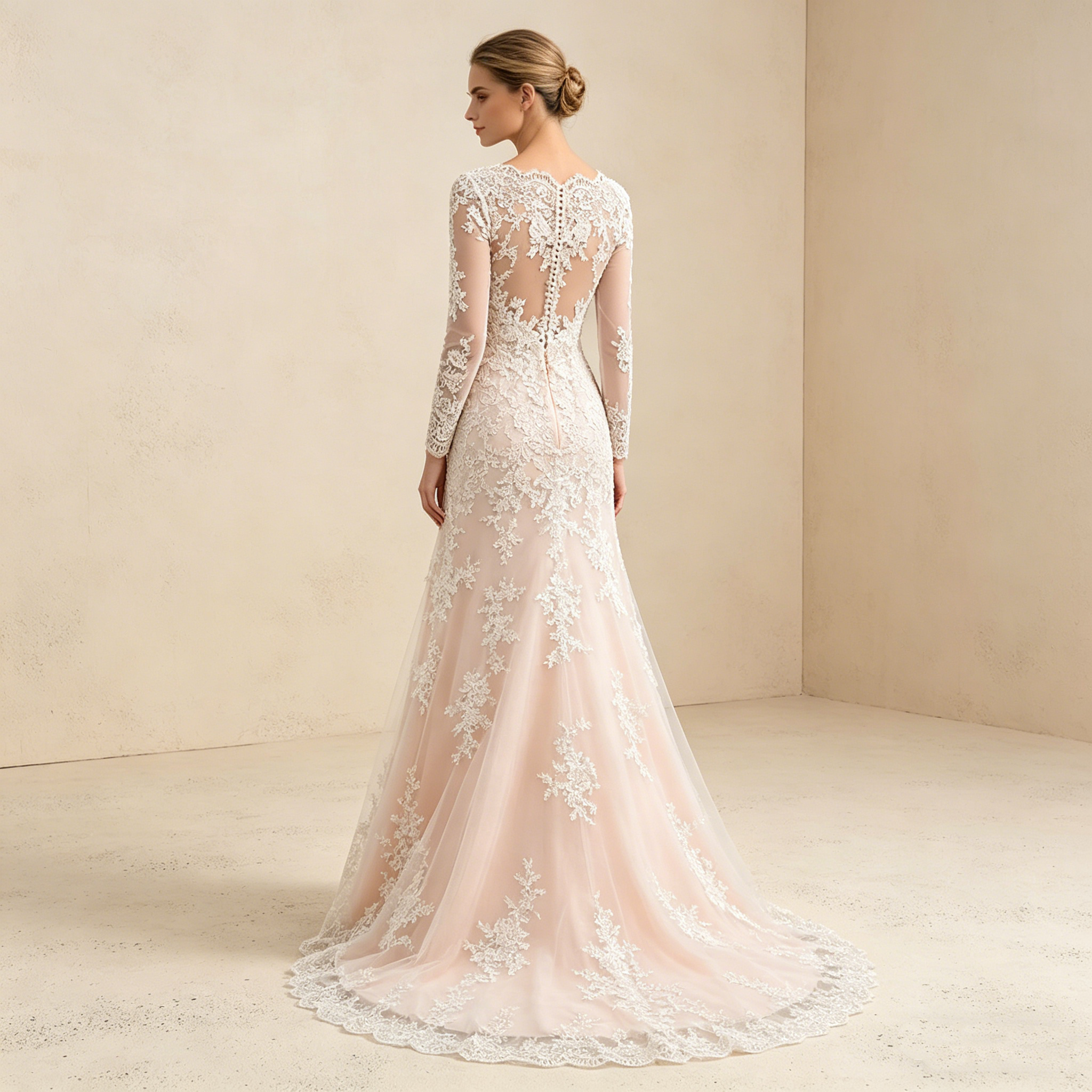 Exquisites Besticktes Abendkleid mit Langen Ärmeln – Bodenlanges Maxikleid in Elfenbein mit V-Ausschnitt und Filigraner Spitze