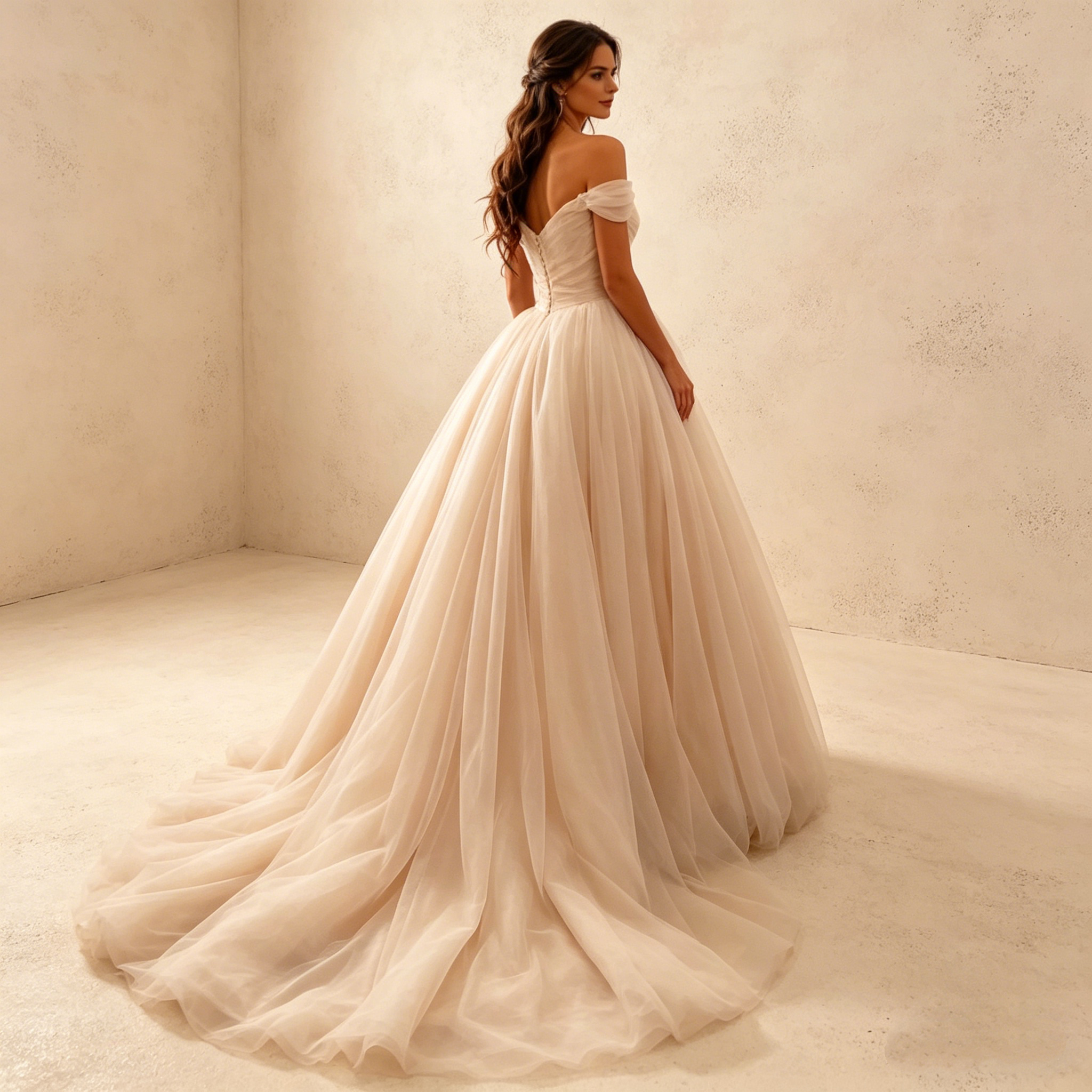 Elegantes Off-Shoulder Maxikleid in Elfenbein – Bodenlanges Abendkleid aus feinstem Tüll mit Herzausschnitt