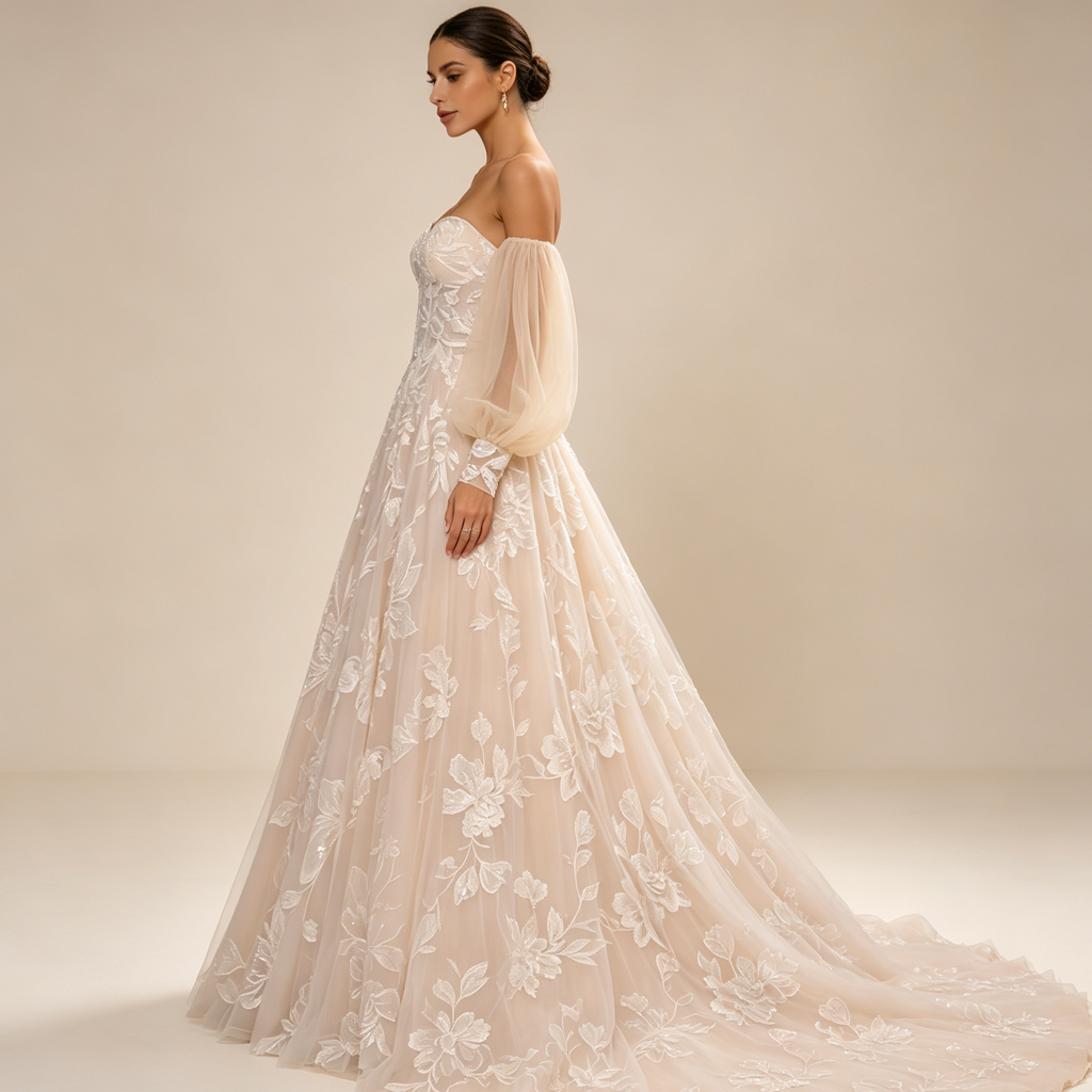 Exklusives trägerloses Maxikleid mit langen Volantärmeln | Elegantes Abendkleid mit Blumenstickerei