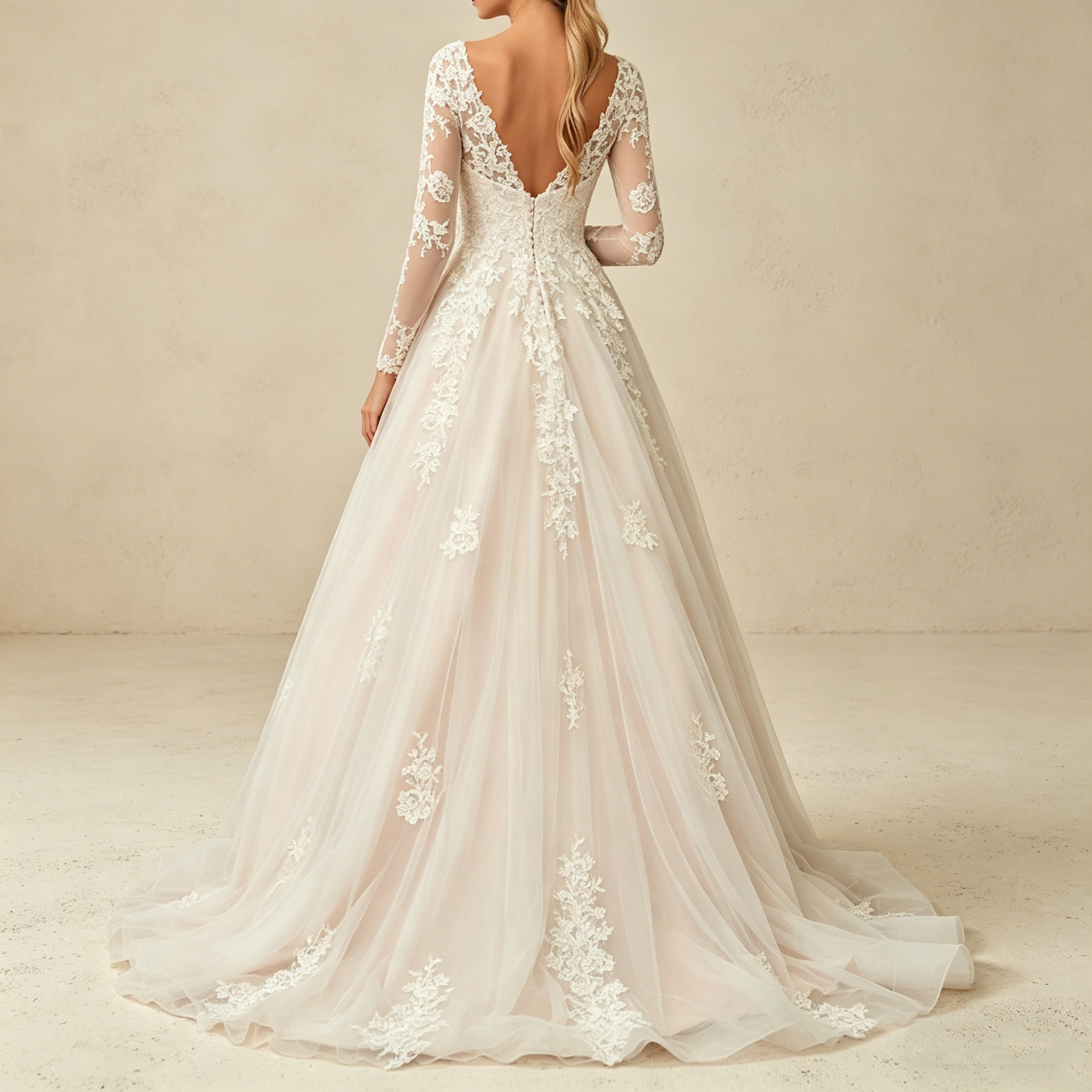 Elegantes Maxikleid mit V-Ausschnitt und floraler Spitze – Langärmeliges Abendkleid in Prinzessin-Silhouette