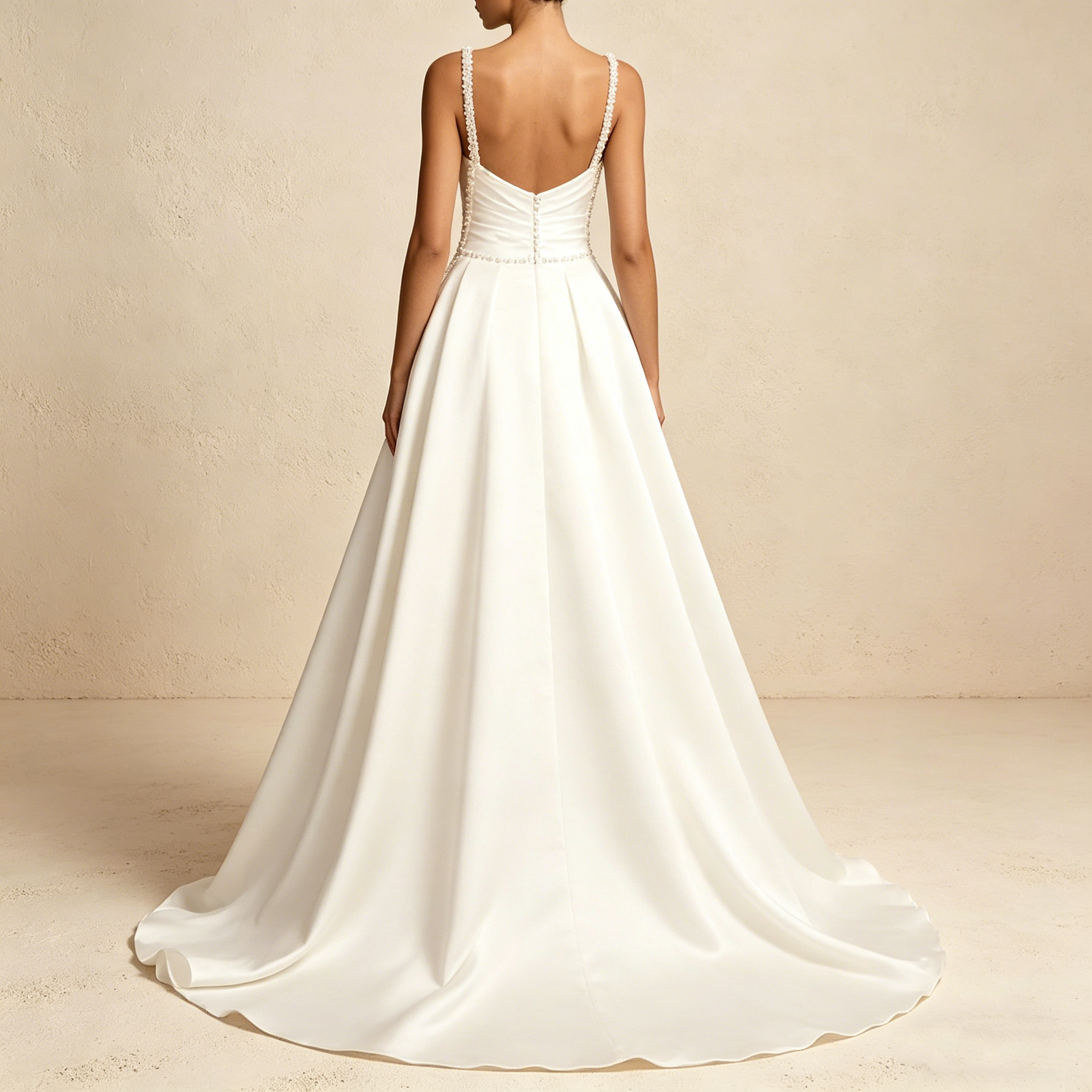 Elegantes Maxikleid mit tiefem V-Ausschnitt und filigraner Spitze – Langärmeliges Abendkleid in Elfenbein