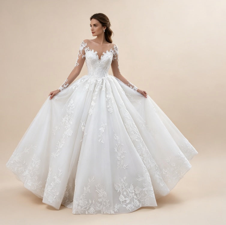 Exklusives weißes Abendkleid mit floraler Spitze und langen Ärmeln, luxuriöses Maxikleid mit V-Ausschnitt