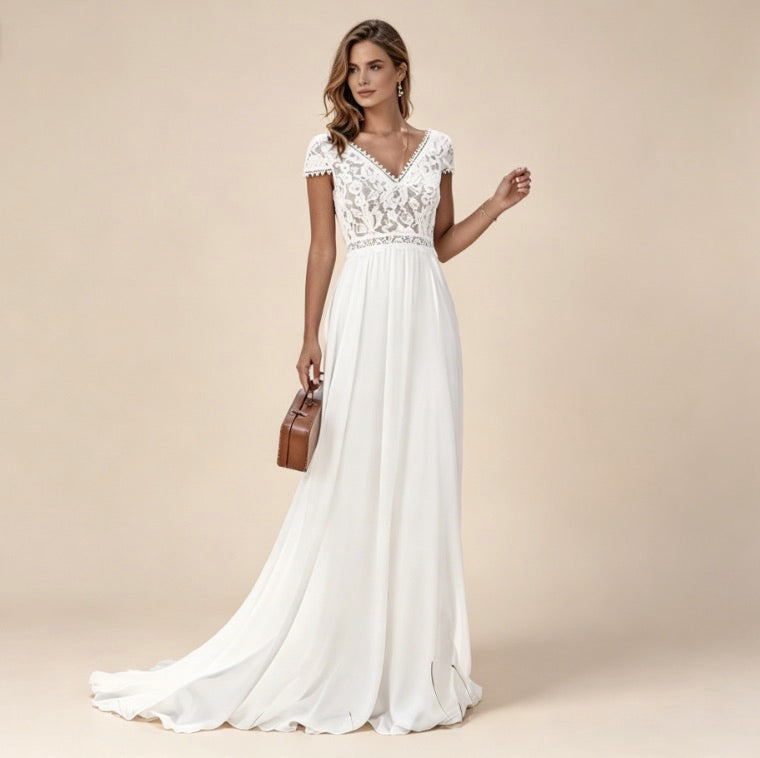 Elegantes weißes Maxikleid mit floraler Spitze und V-Ausschnitt, bodenlanges Abendkleid im Boho-Stil