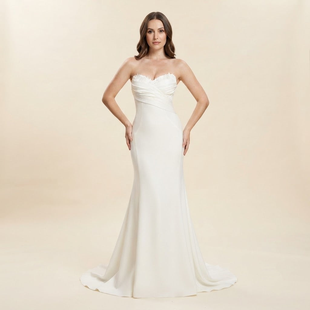 Elegantes trägerloses langes Kleid mit Spitzenverzierung und mermaid‑Schnitt für formelle Anlässe
