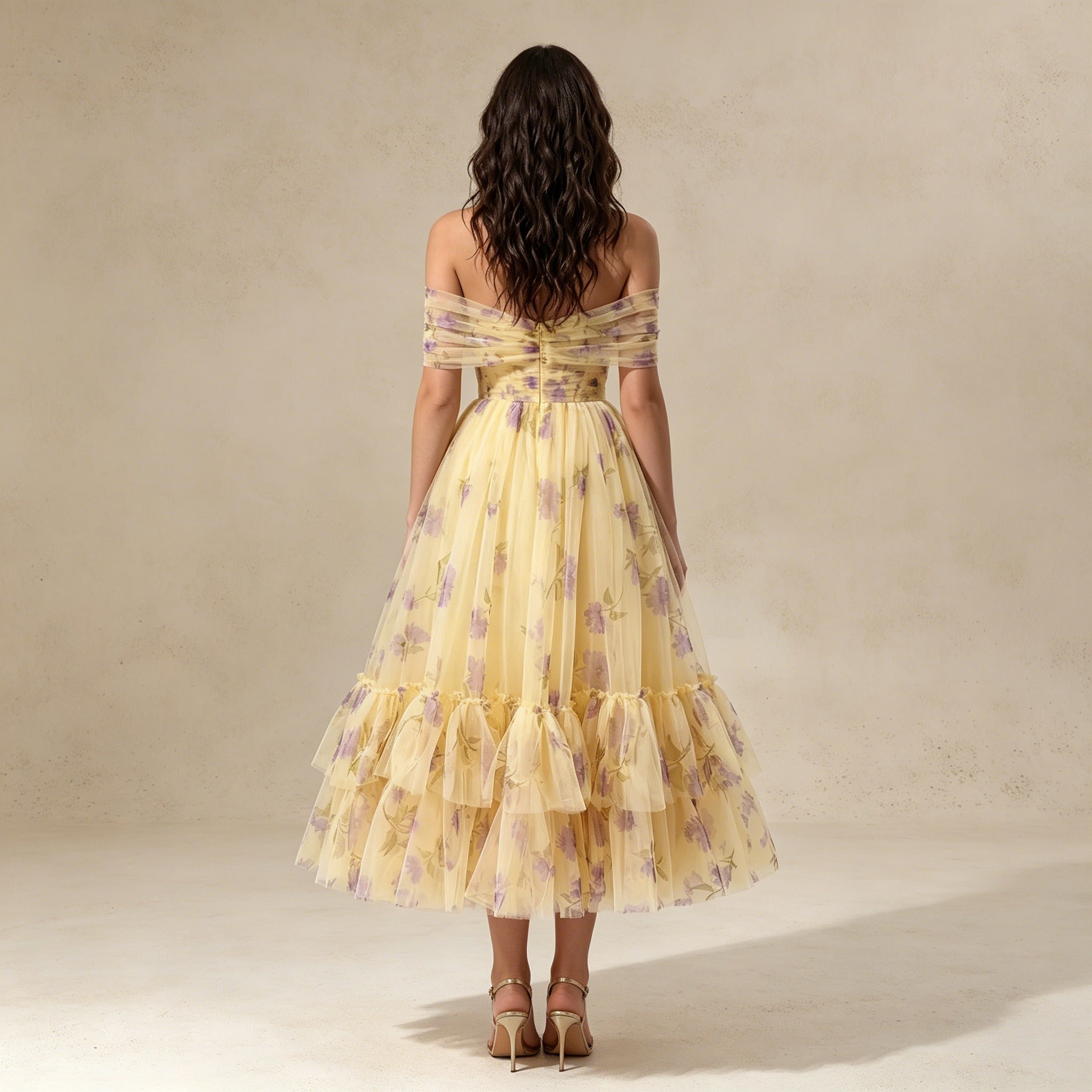 Festliches Tüllkleid in Gelb mit floralem Muster und Off-Shoulder-Schnitt