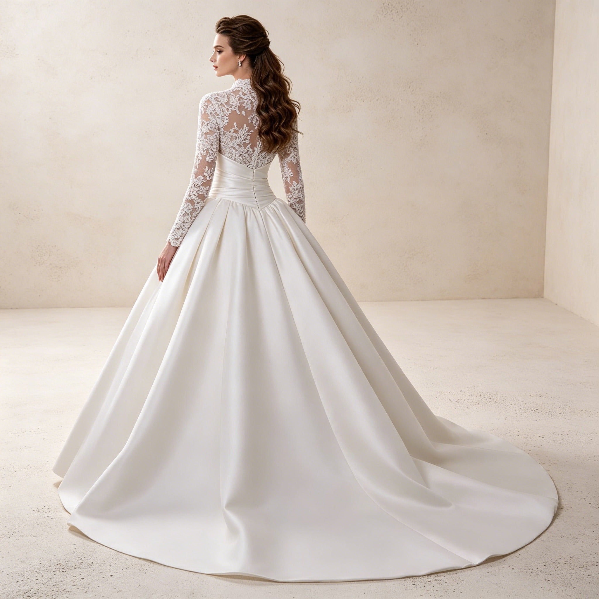 Festliches Ballkleid mit Spitzen-Langarm und Satinkl Kleid – Elegantes Abendkleid mit Schleppe