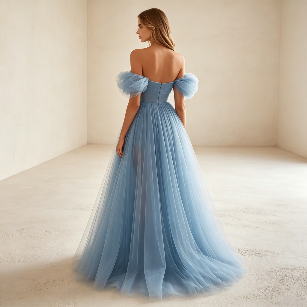 Eisblaues Off-Shoulder Abendkleid mit Beinschlitz – Elegante Tüll-Robe