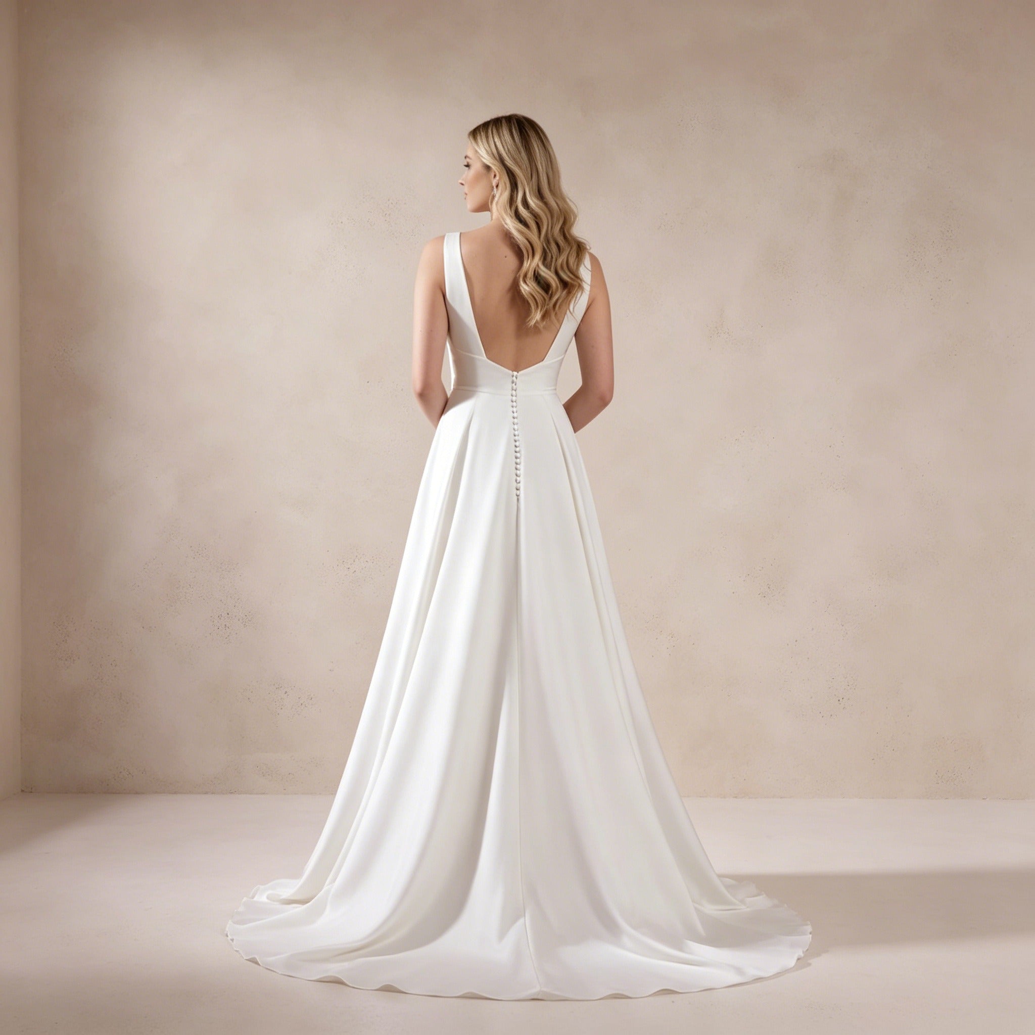 Elegantes Satin-Abendkleid mit V-Ausschnitt | Weißes Maxikleid mit Beinschlitz