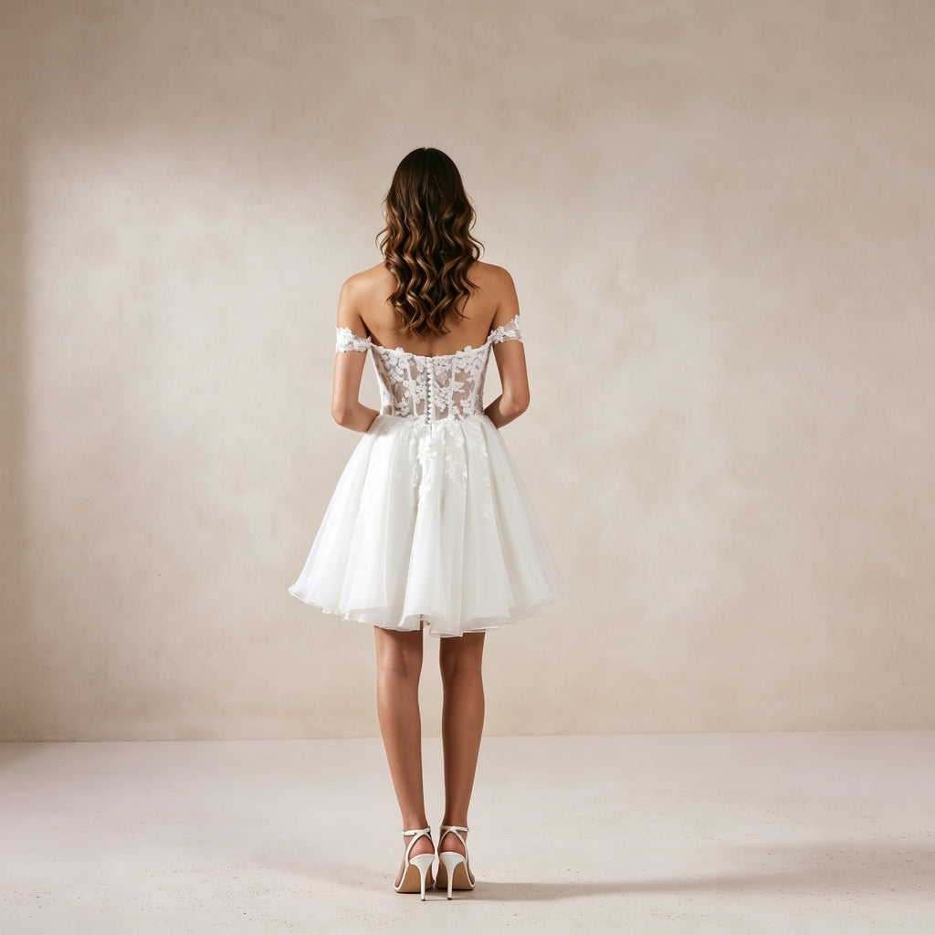 Romantisches Off-Shoulder Cocktailkleid in Weiß | Kurzes Tüllkleid mit Korsett-Oberteil