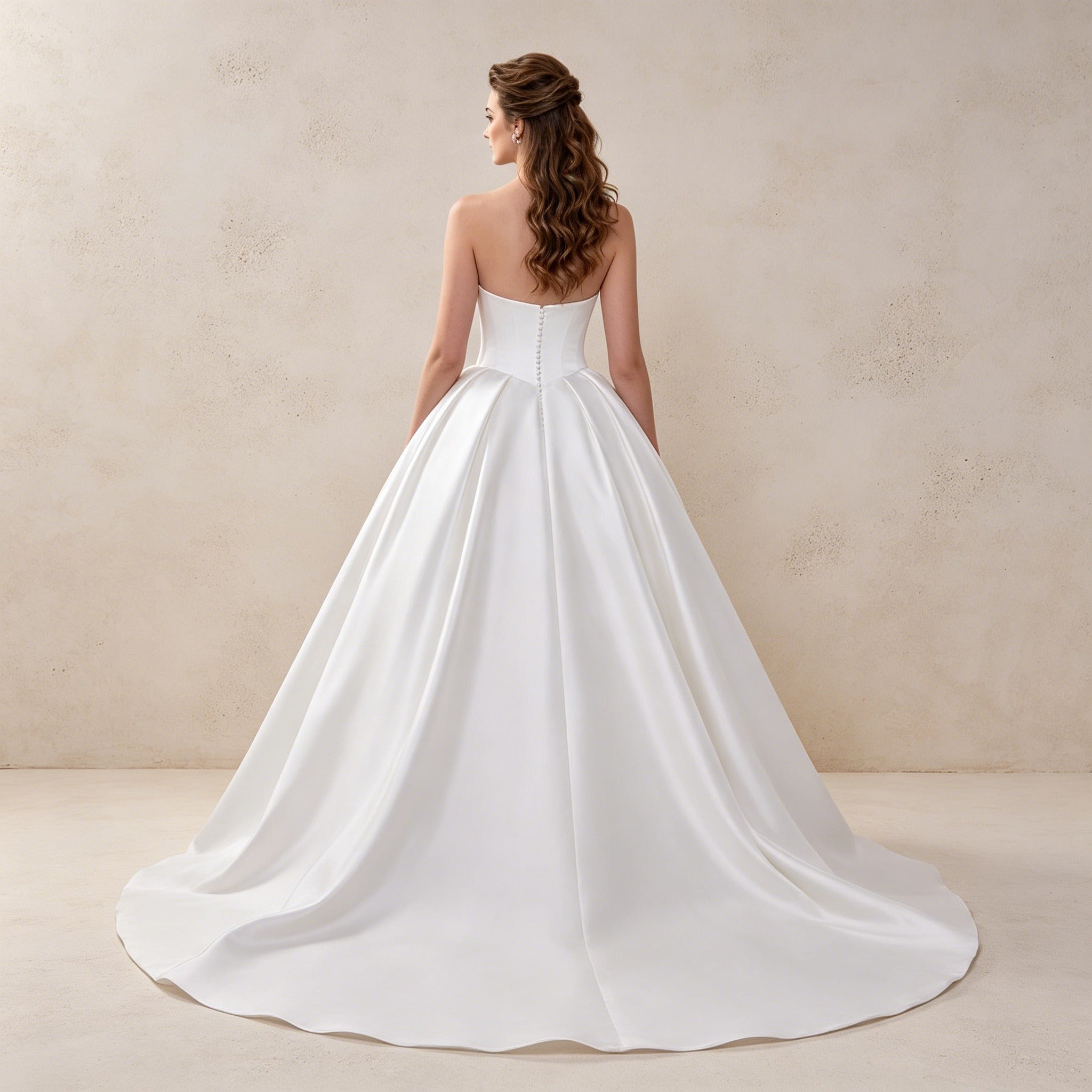 Trägerloses Satin-Abendkleid mit Zierknöpfen – Bodenlanges Ballkleid aus edlem Satin