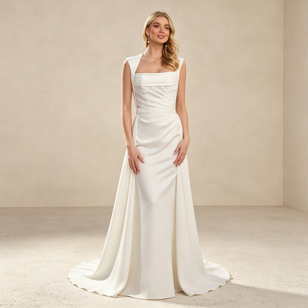 Satin-Abendkleid mit eckigem Ausschnitt und Drapierung – Elegantes Maxikleid mit Schleppe