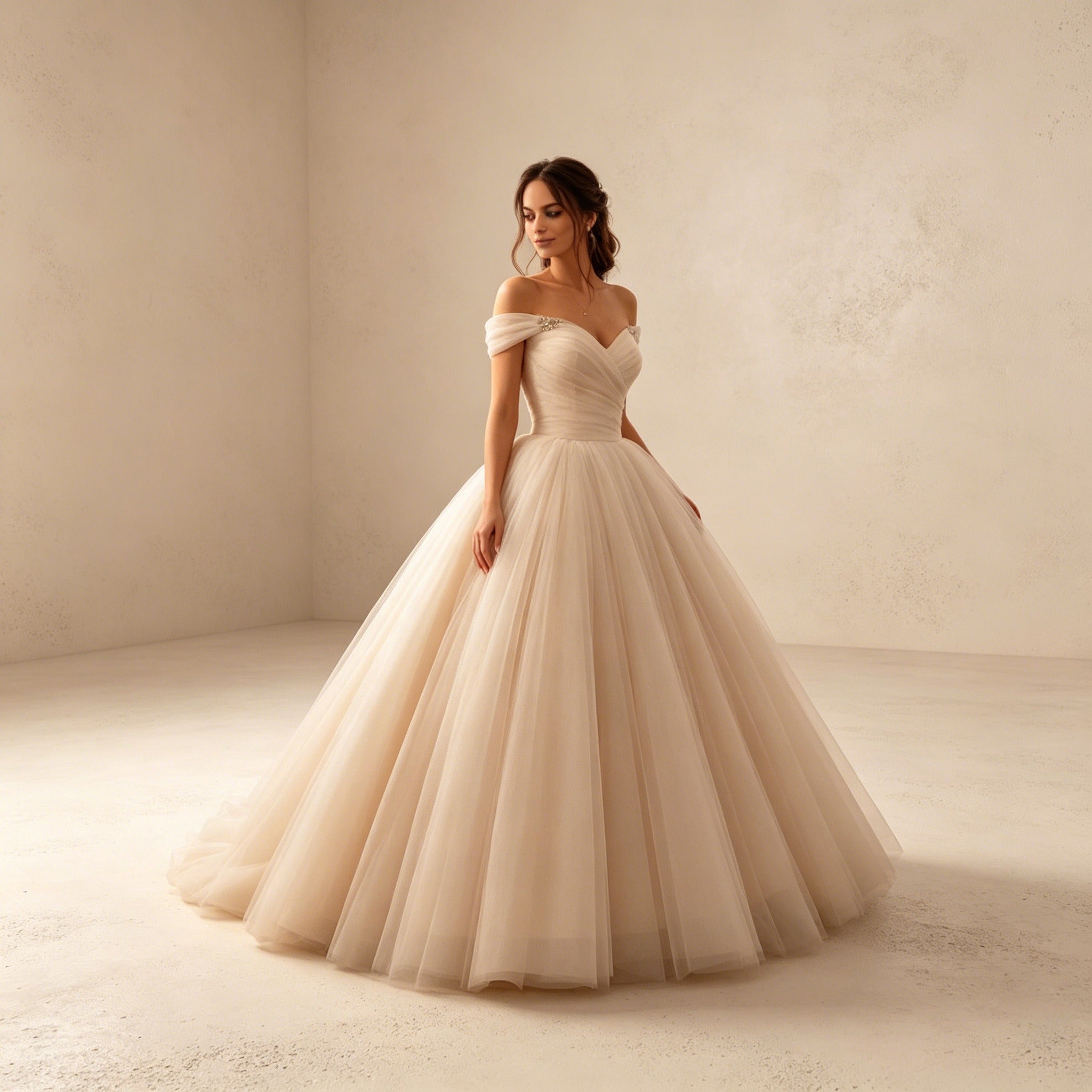 Elegantes Tüll Abendkleid in Creme | Maxikleid mit Schulterschleifen