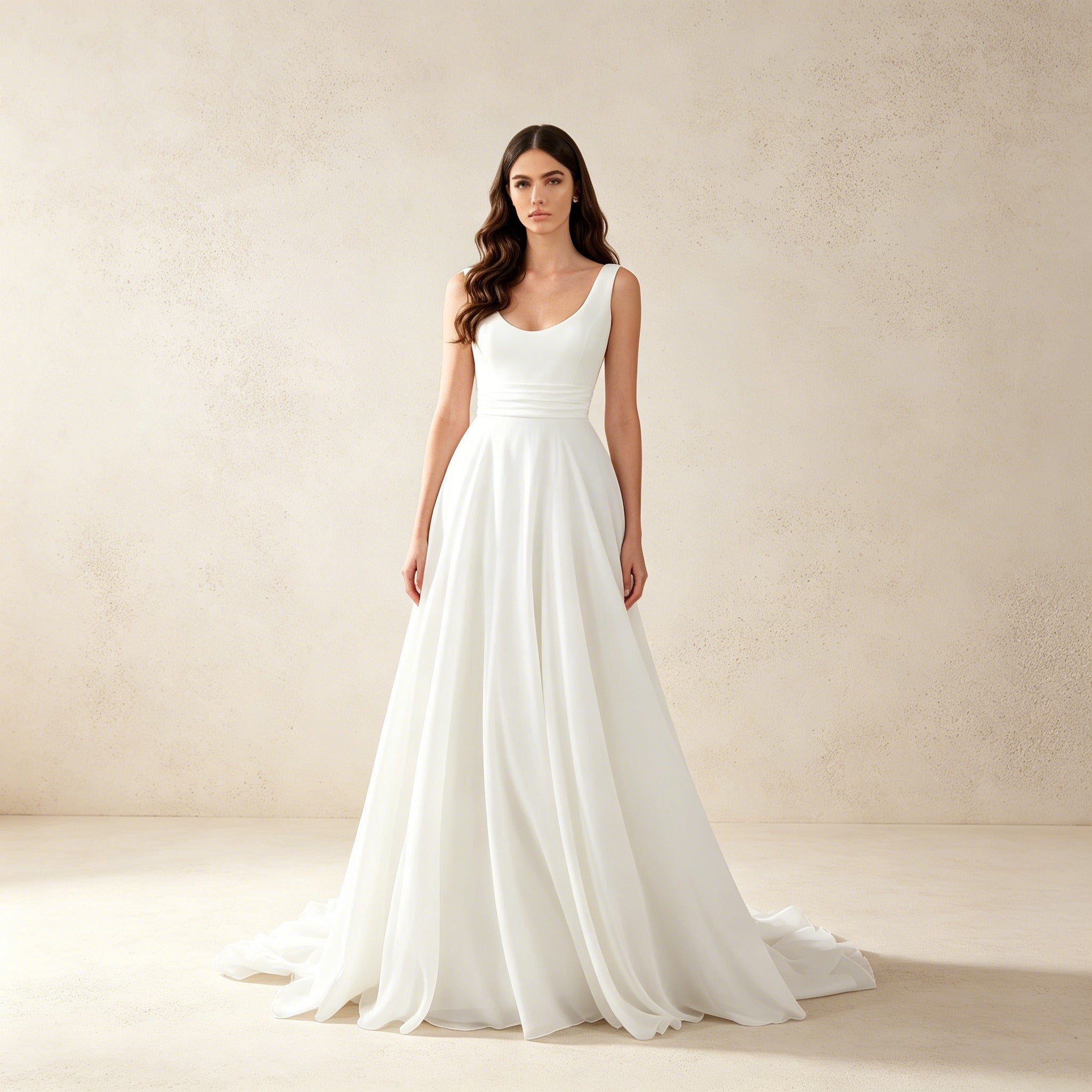 Elegantes Maxikleid mit U-Ausschnitt in Weiß – Fließendes langes Abendkleid mit Taillenraffung