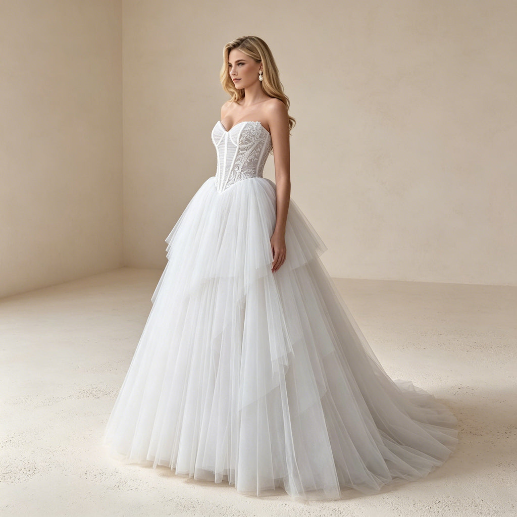 Trägerloses Tüll-Abendkleid mit Korsage – Voluminöses Ballkleid mit gestuftem Rock