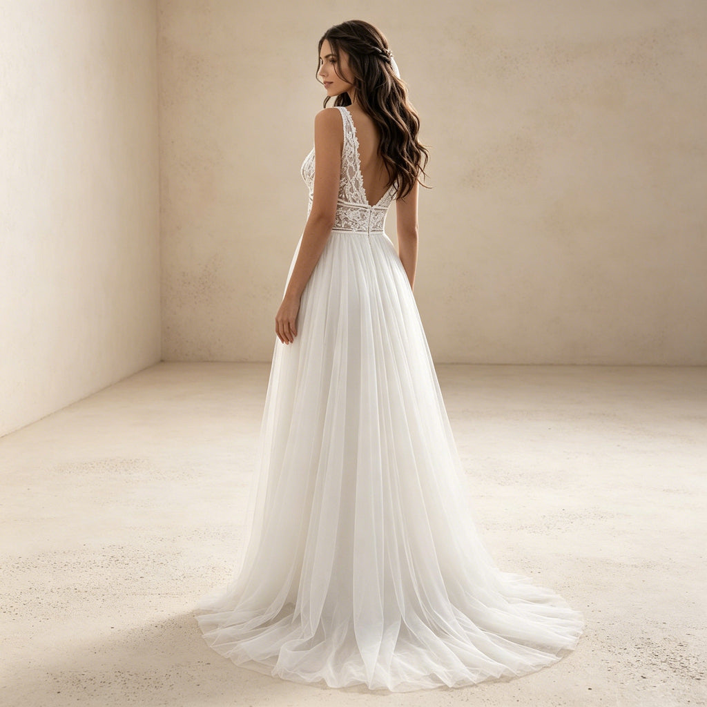 Elegantes Abendkleid mit Spitzenkorsage – Weißes Maxikleid mit Beinschlitz