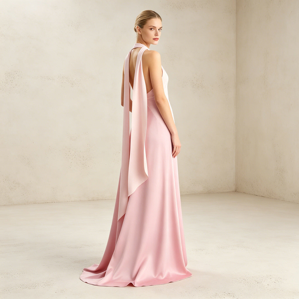 Bodenlanges Abendkleid mit Halterneck-Ausschnitt und Color-Blocking in Rosa