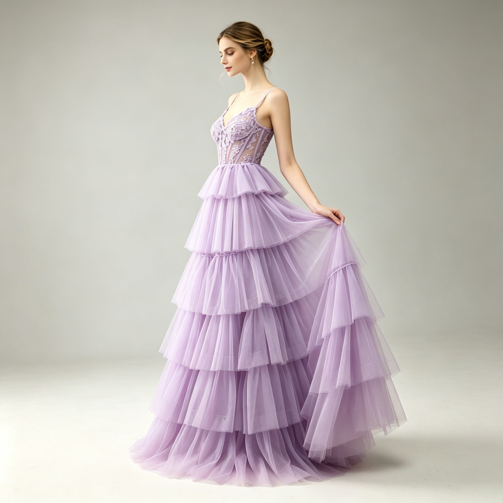 Lavendelfarbenes Tüll-Abendkleid mit Spitzen-Korsage – Elegante Stufen-Robe für Damen