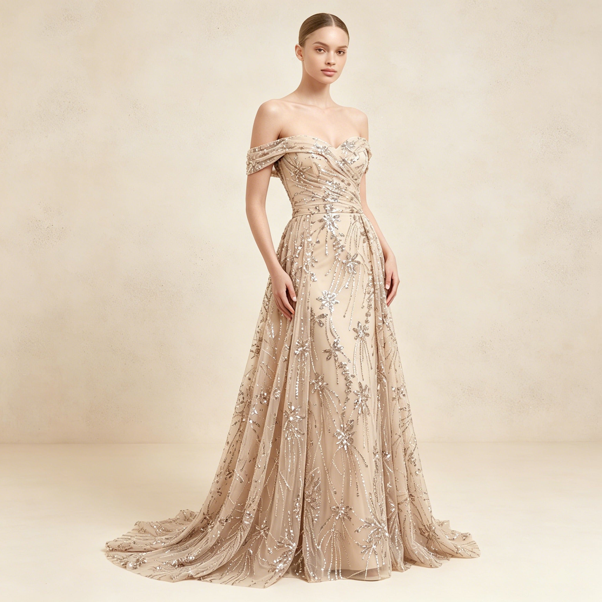 Elegantes Ballkleid in Champagner mit Glitzer-Effekt und Schleppen-Optik