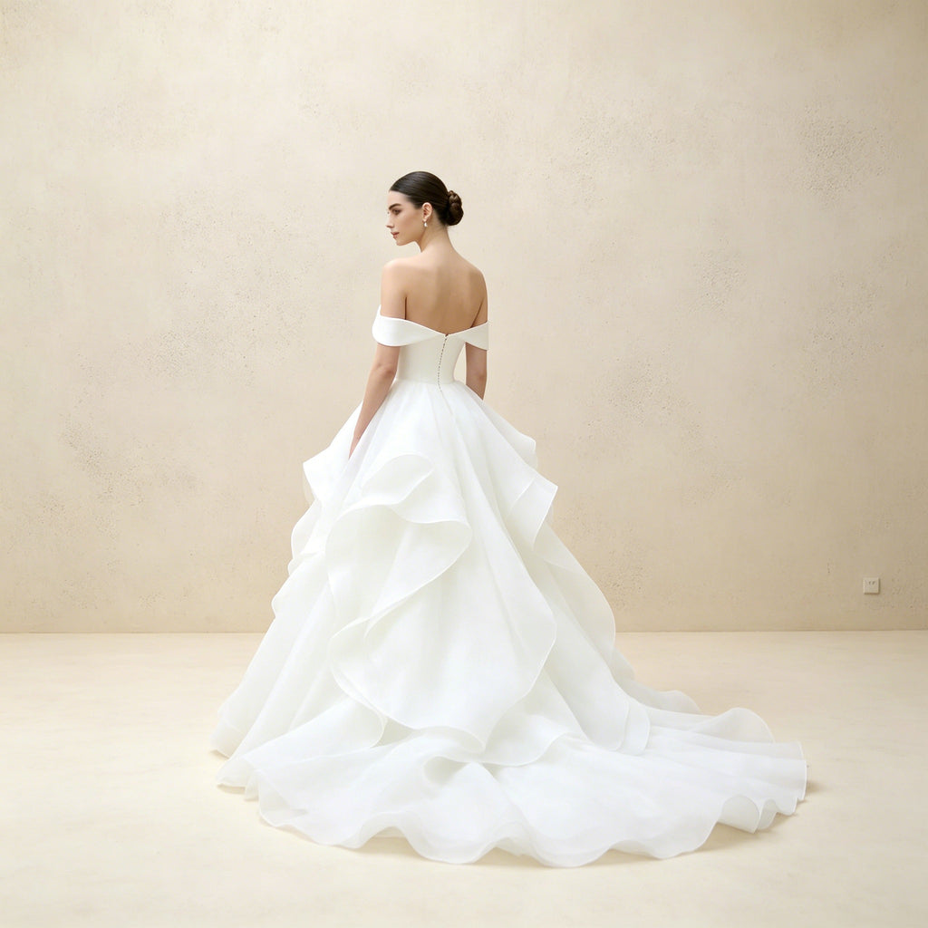 Festliches Kleid mit V-Ausschnitt | Weißes Satin-Maxikleid mit Taschen