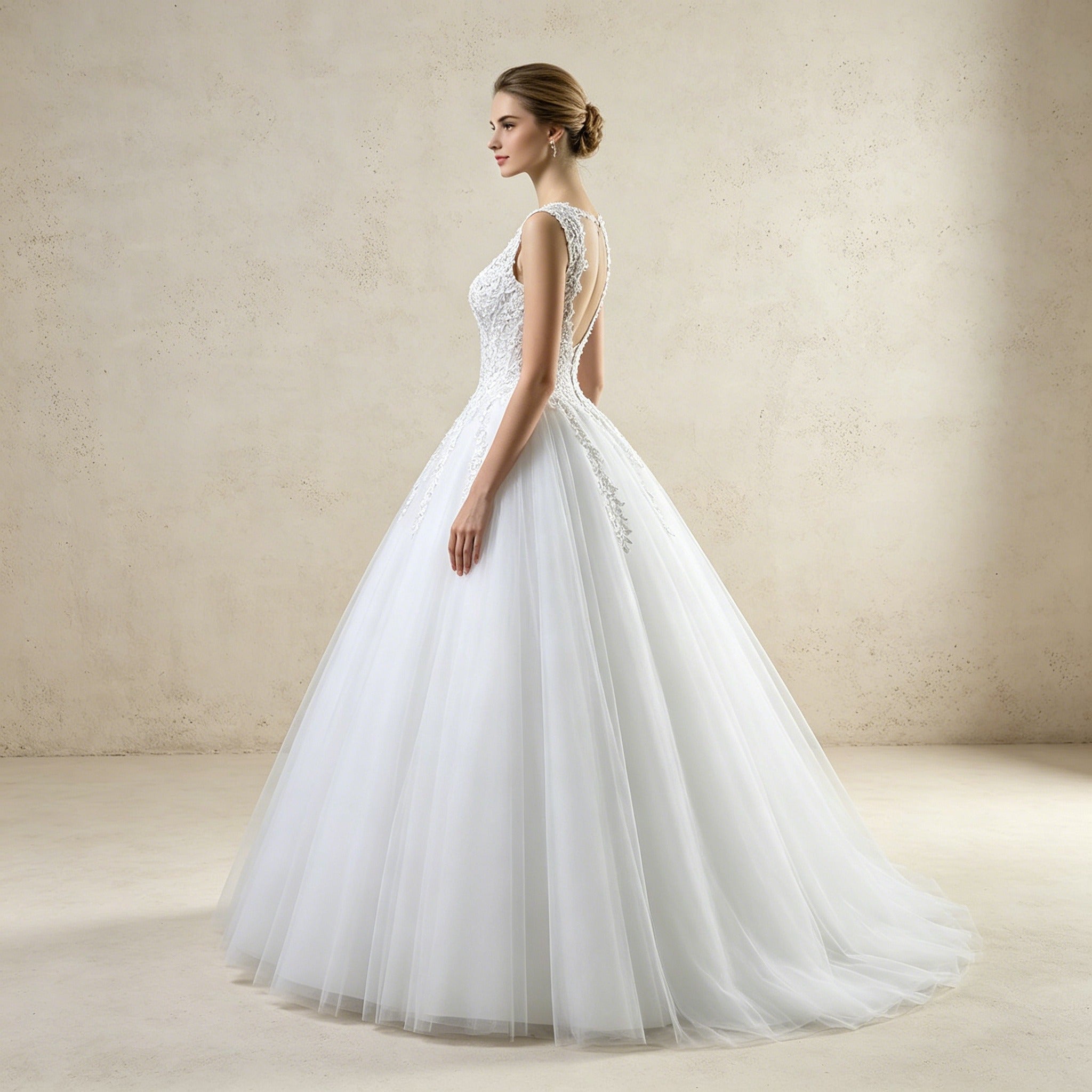Elegantes Ballkleid mit Spitzen-Stickerei | Voluminöses weißes Tüllkleid
