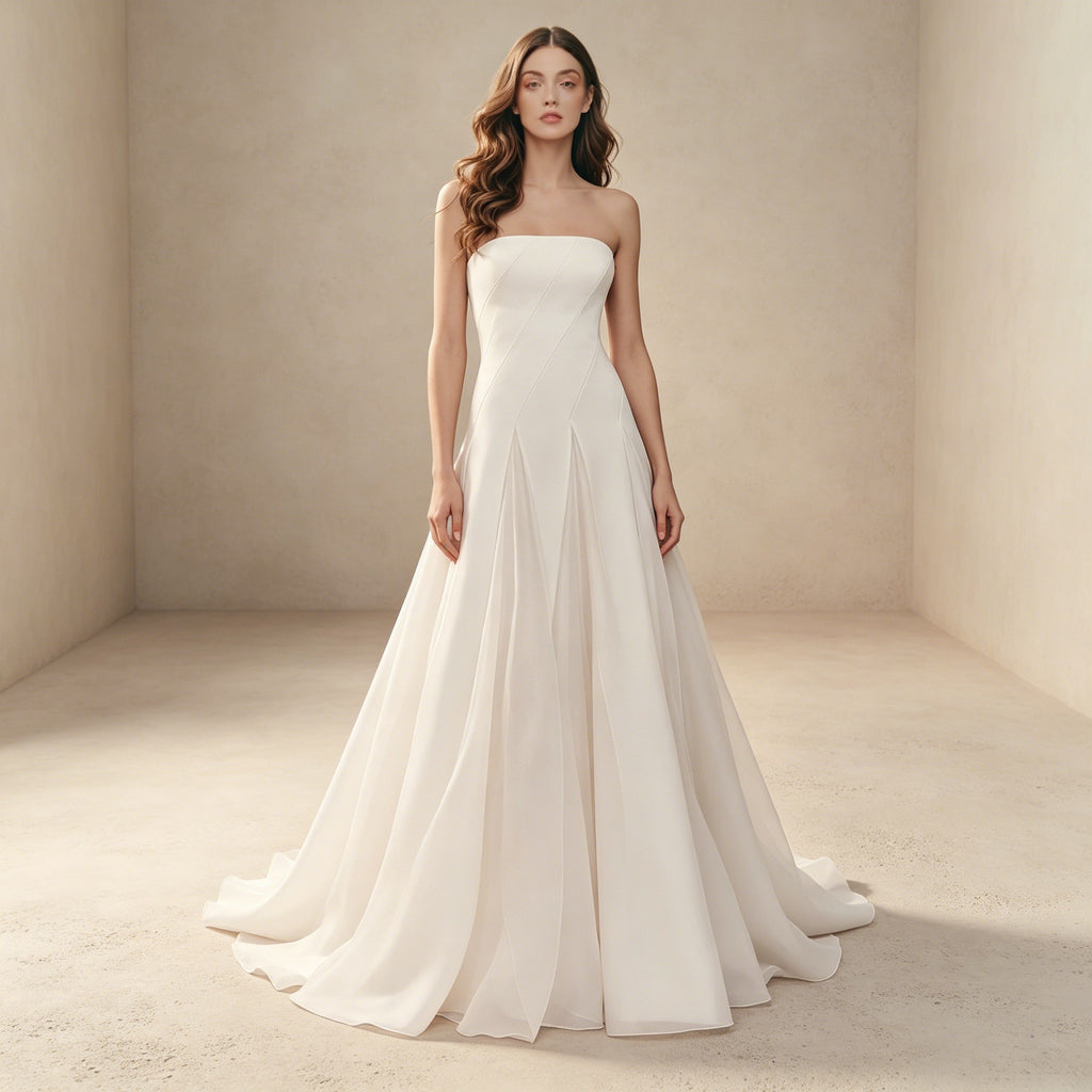 Trägerloses Satin Abendkleid – Elegantes Maxikleid mit Geometrischer Faltenoptik