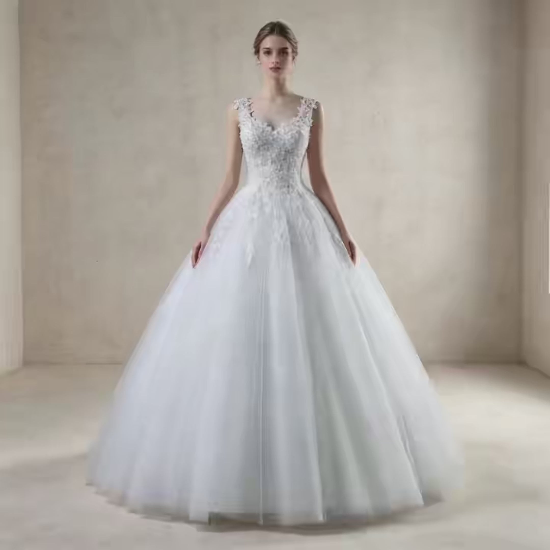 Elegantes Ballkleid mit Spitzen-Stickerei | Voluminöses weißes Tüllkleid
