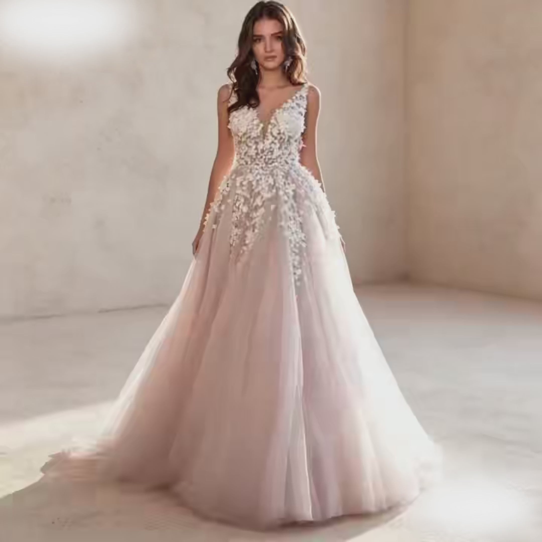 Traumhaftes Prinzessin Tüllkleid in A-Linie mit floralen Applikationen
